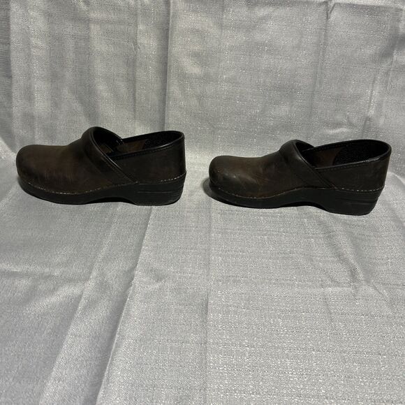 Dansko Wide Pro Antique Brown Oiled Clogs 299780202 Women's US 9.5-10 EU 40 - Picture 5 of 9